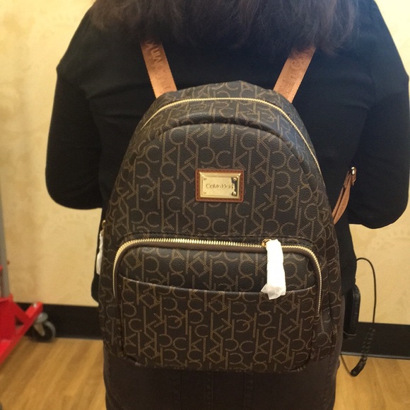 Calvin Klein Back Bag - Picture 2 of 7